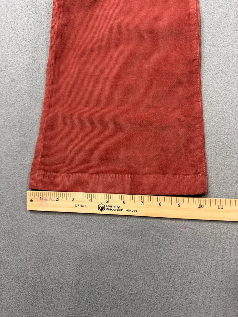 Faherty Organic Cotton Corduroy Patch Pocket Retro Wide Leg Pant in Henna, 27 - Picture 14 of 16